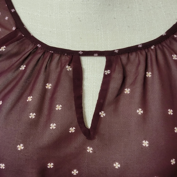 Old Navy burgundy floral chiffon blouse size xs - Picture 3 of 6